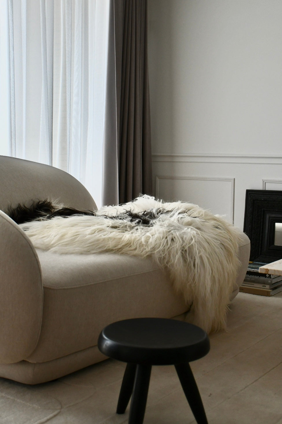 Icelandic Sheepskin - Black & White - Straight - 1