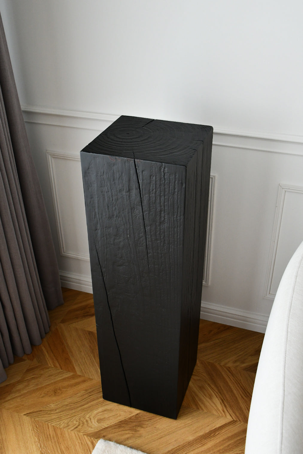Black Timber - Pedestal Stand
