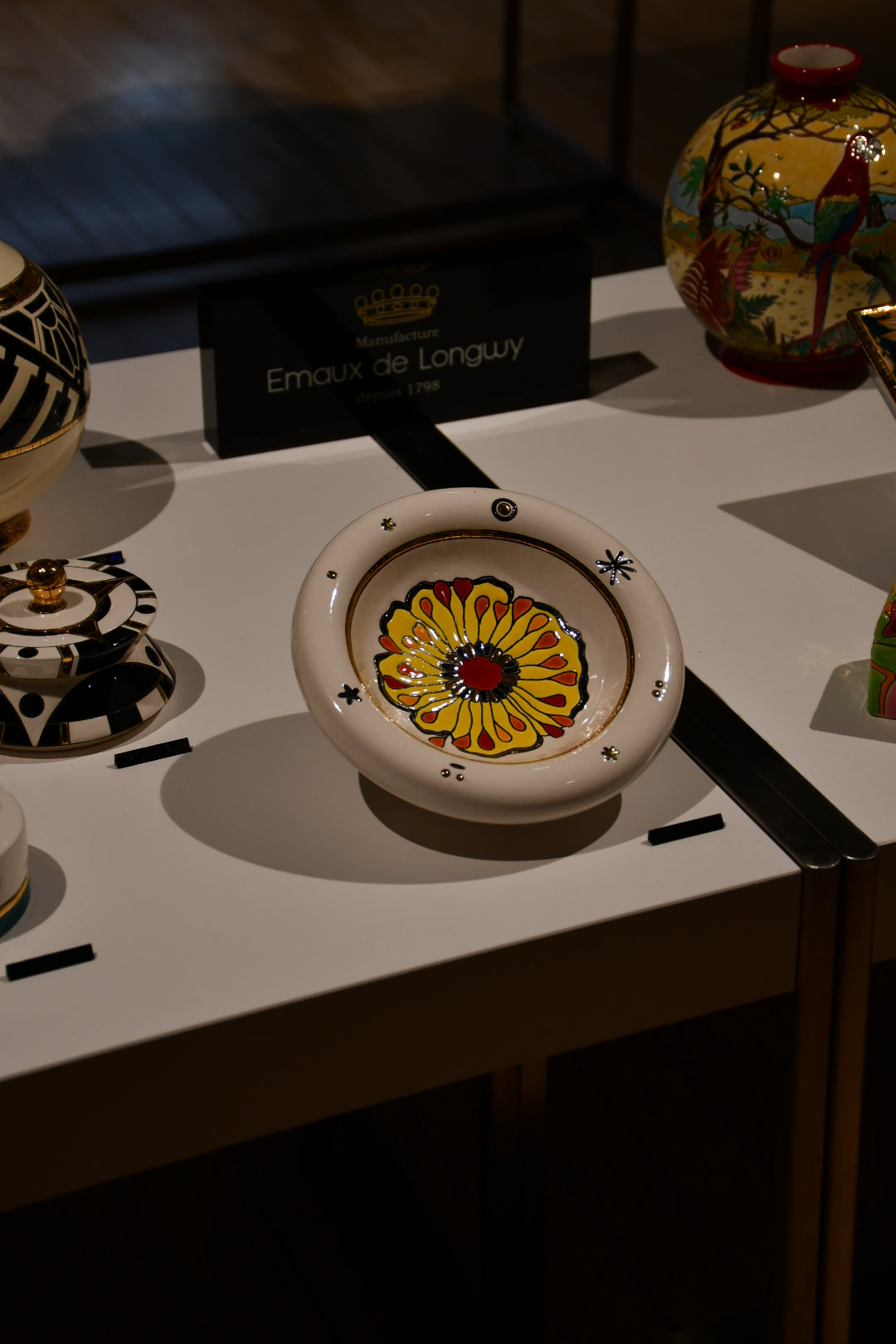 Extravaganza - Round Tray