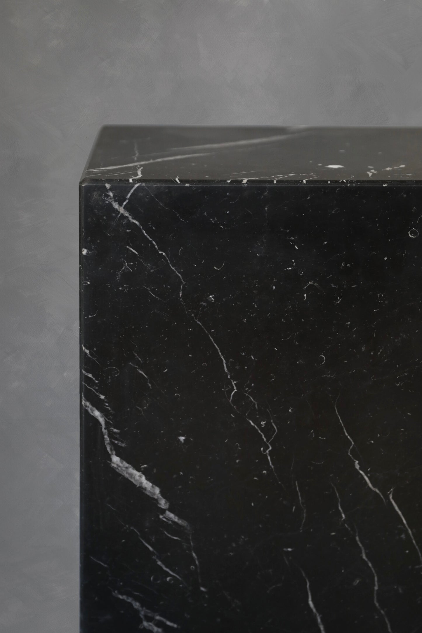 Nero Marquina - Cubic Sidetable