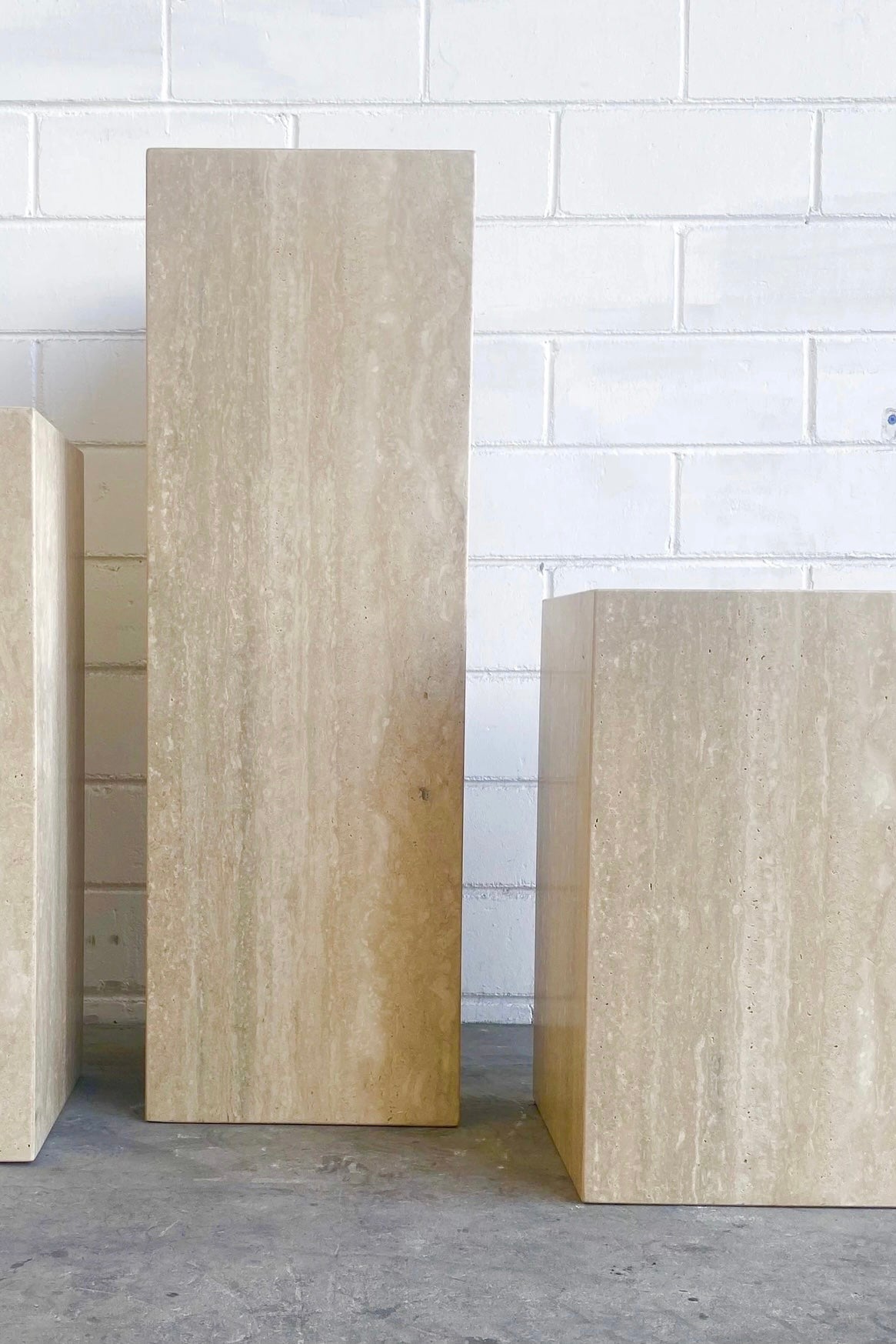 Travertine - Cubic Sidetable