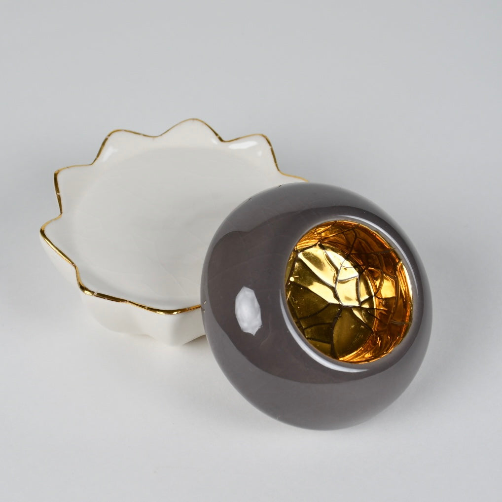Lotus - Candle Holder - Taupe