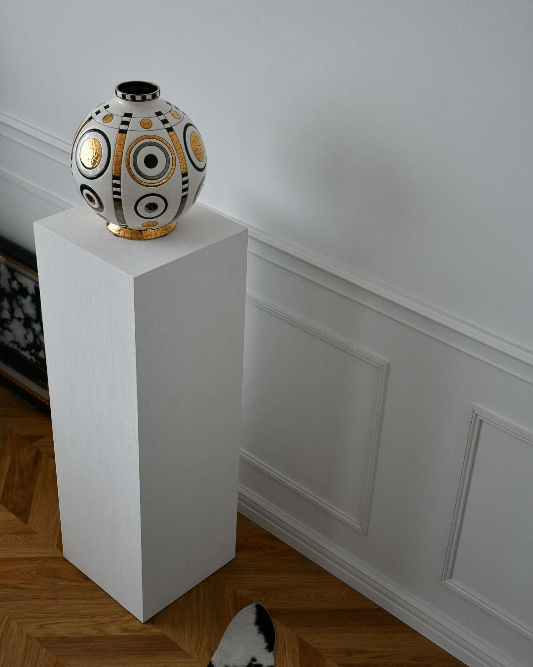 Pedestal Stand
