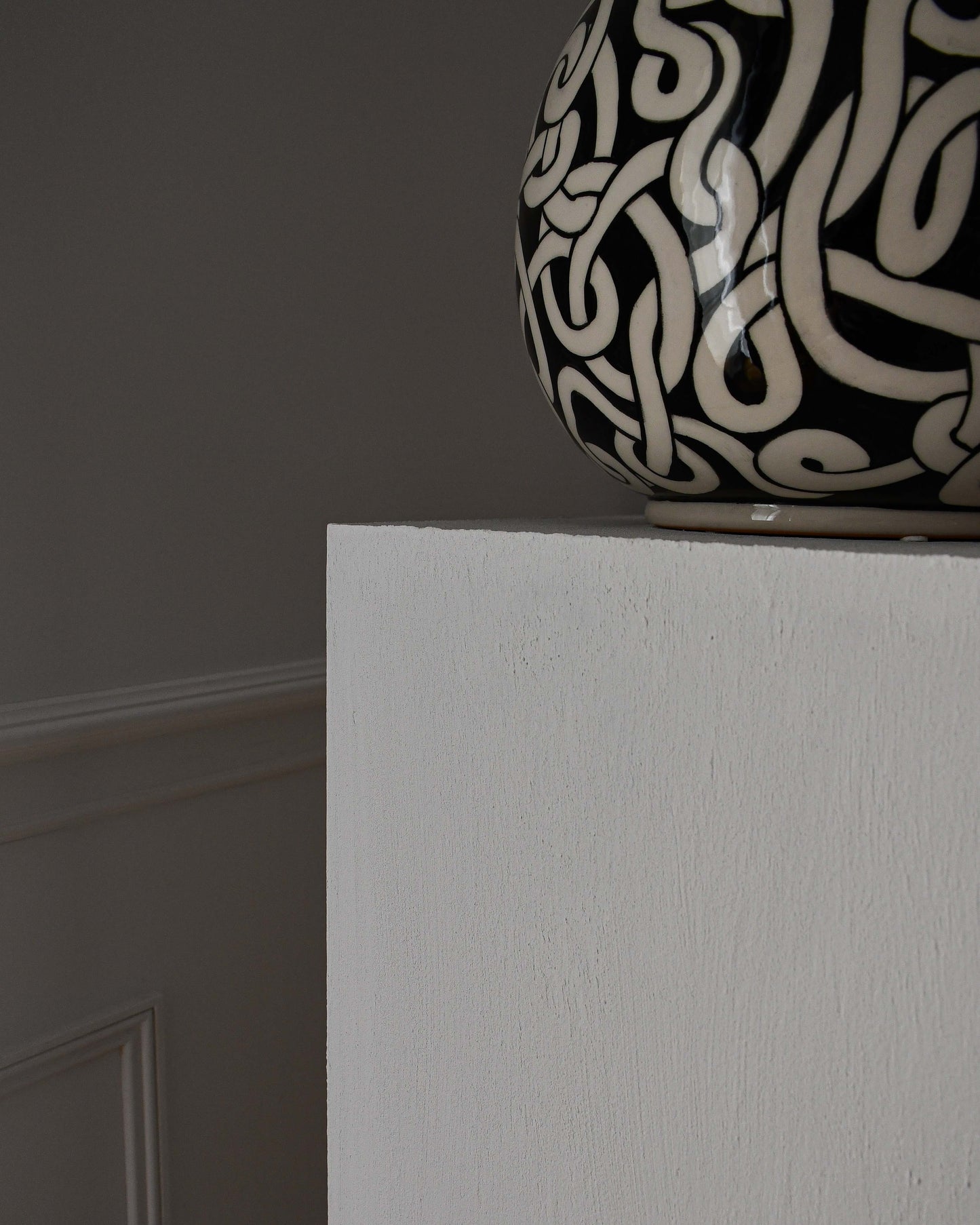 Pedestal Stand