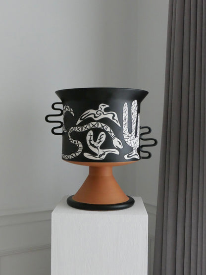 Cabrakan - Vase