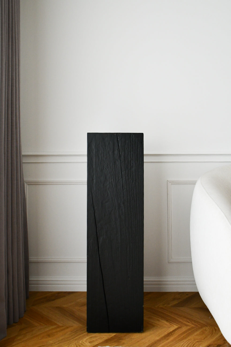 Black Timber - Pedestal Stand